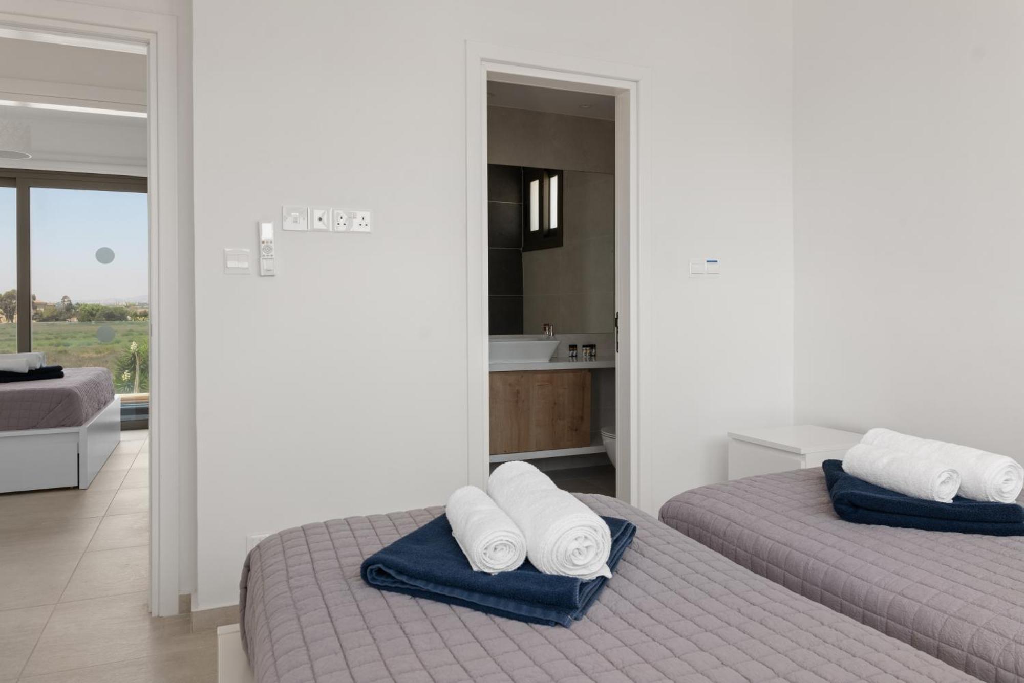 Serenity Waves Villa 17 Larnaca Exterior foto